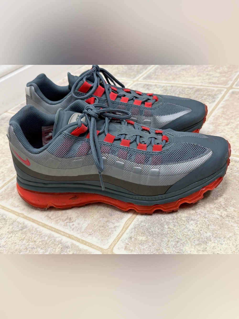 Nike Air Max 95 Dynamic Flywire Cool Grey Challenge Red Sneakers